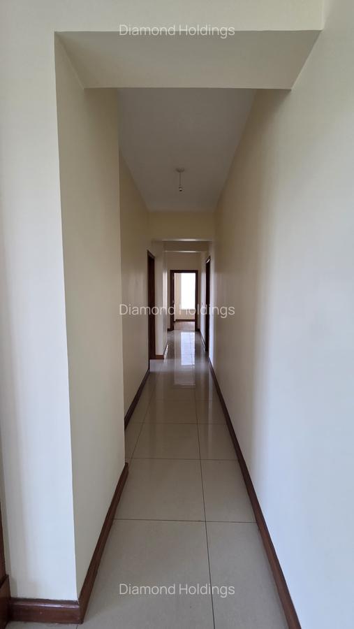 4 Bed Apartment with En Suite at Parklands - 10