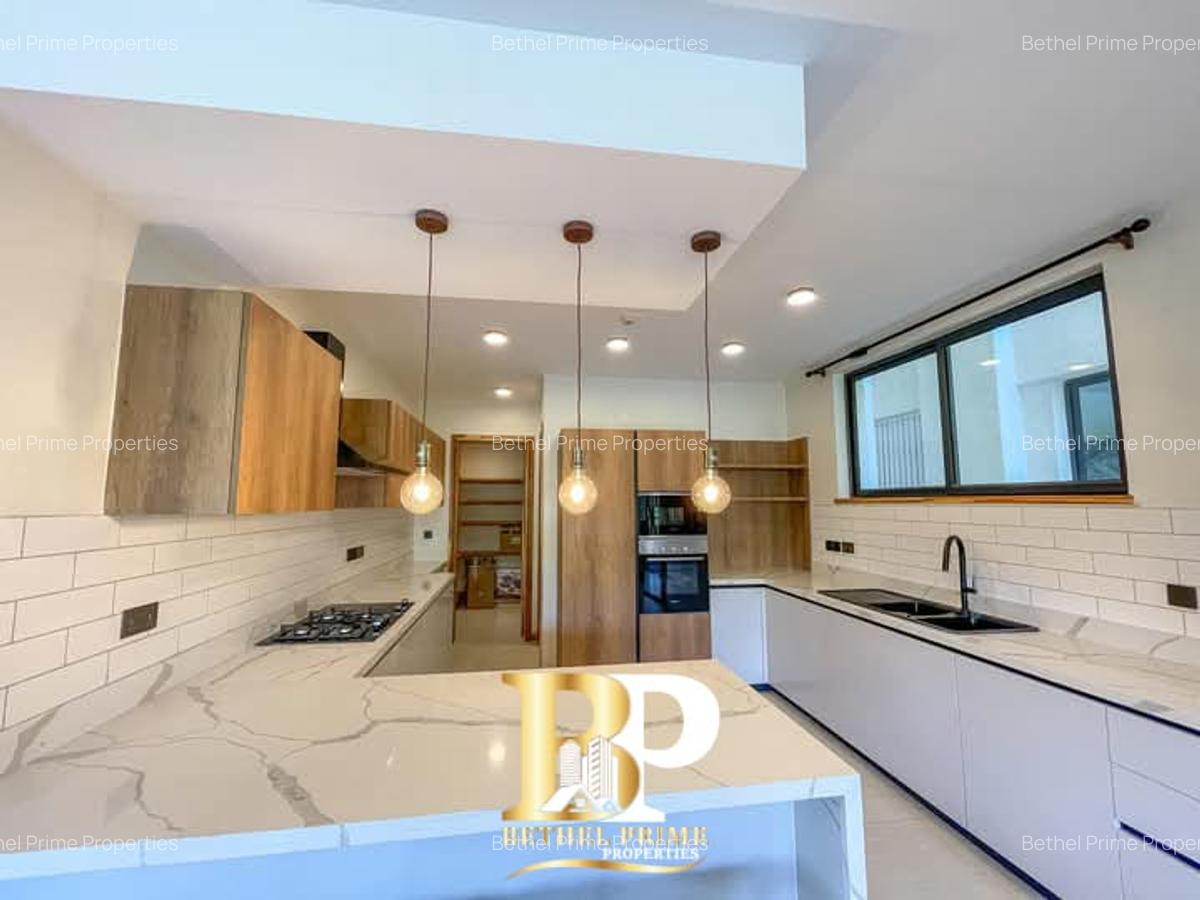 Furnished 4 Bed Apartment with En Suite in Spring Valley - 9