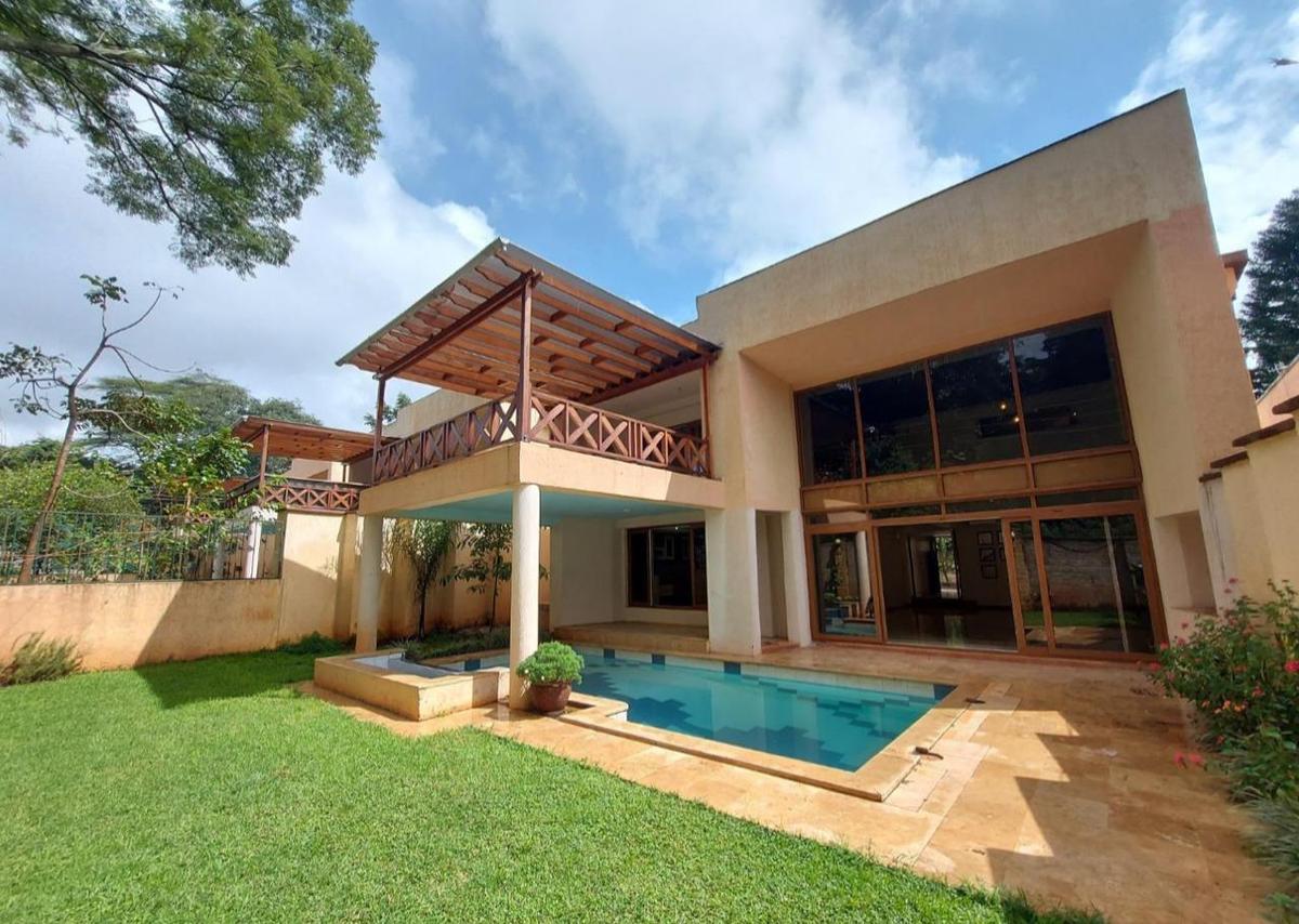 5 Bed Townhouse with En Suite at Lavington - 3