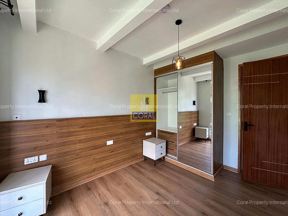 2 Bed Apartment in Ridgeways - 13