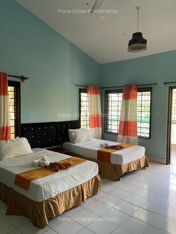 7 Bed Villa with En Suite in Mtwapa - 3