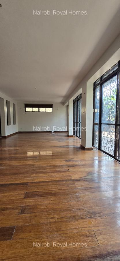 5 Bed Townhouse with En Suite at Off Convent Drive - 14