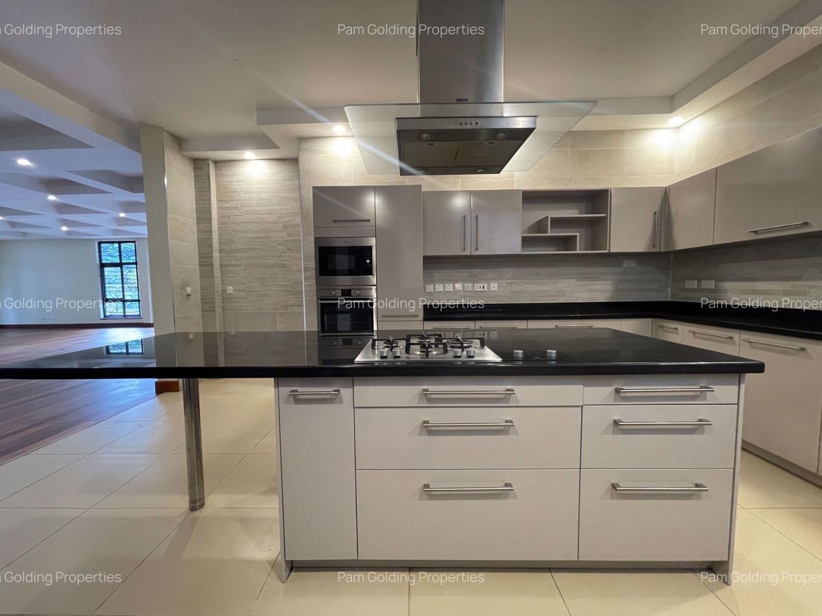 4 Bed Apartment with En Suite in General Mathenge - 3