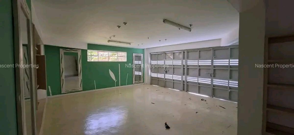 4 Bed House with En Suite in Runda - 16