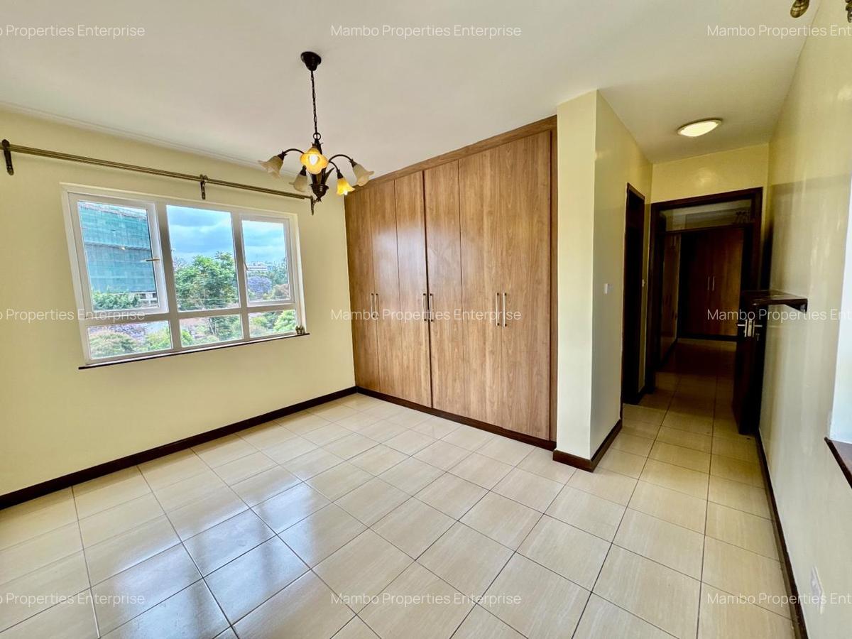 2 Bed Apartment with En Suite at Brookside Drive - 14