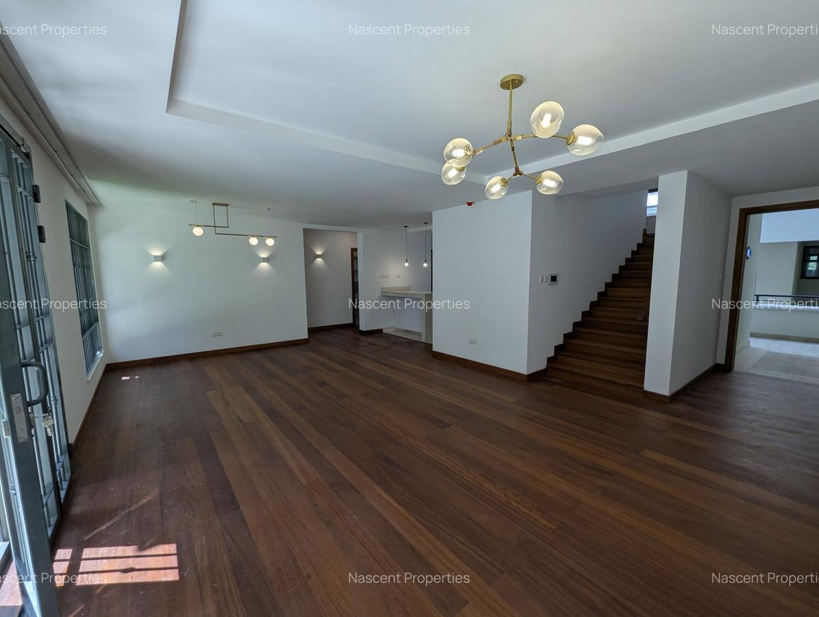 4 Bed Apartment with En Suite in Rosslyn - 7