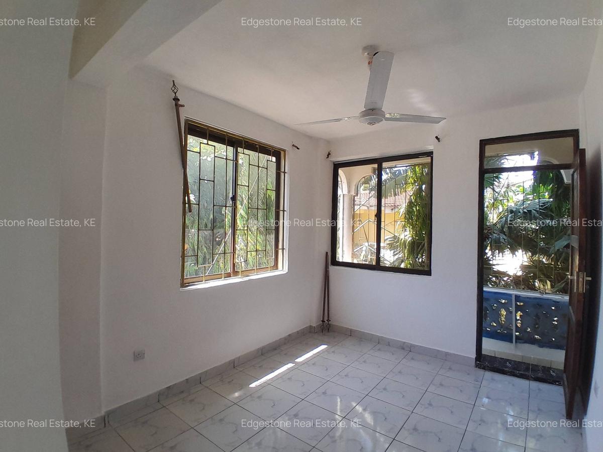 2 Bed Apartment with En Suite in Mtwapa - 6