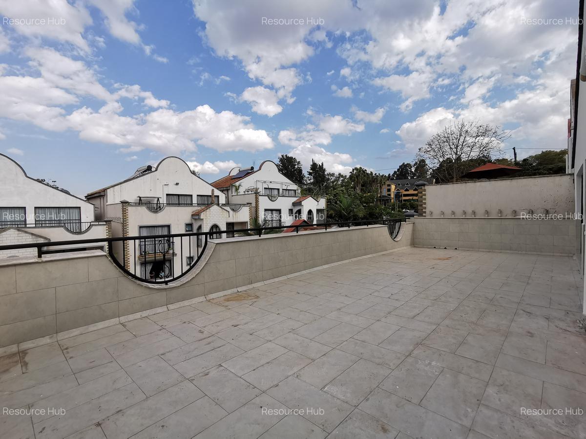 4 Bed Townhouse with Swimming Pool at Off Brook House Drive - 20