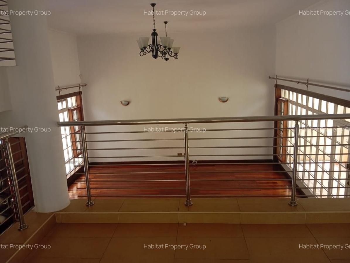 4 Bed Townhouse with En Suite at Grevillea Groove - 5