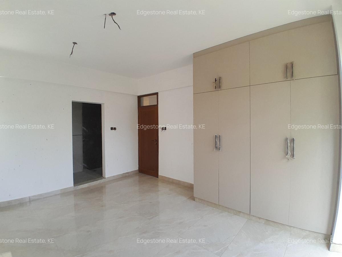 2 Bed Apartment with En Suite in Tudor - 5