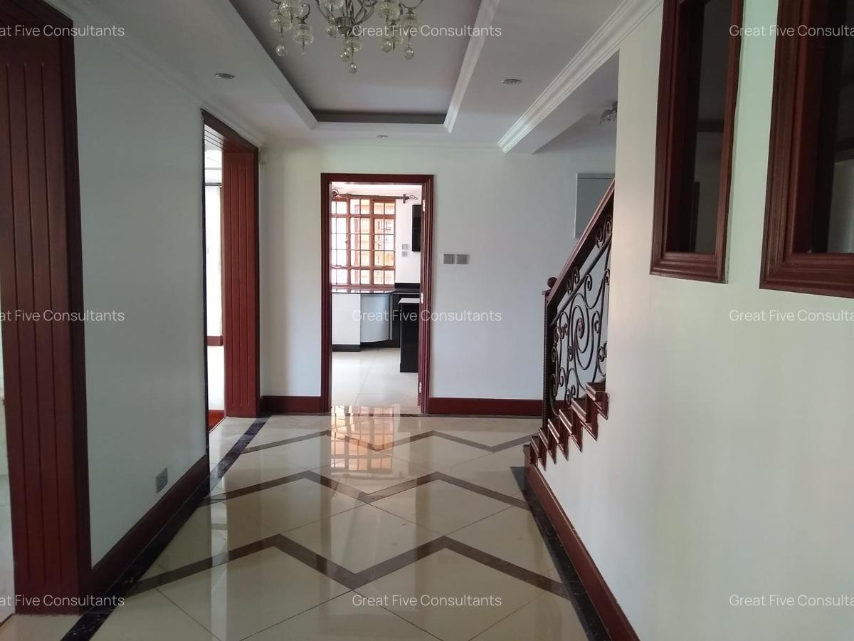 5 Bed Villa with En Suite in Runda - 4