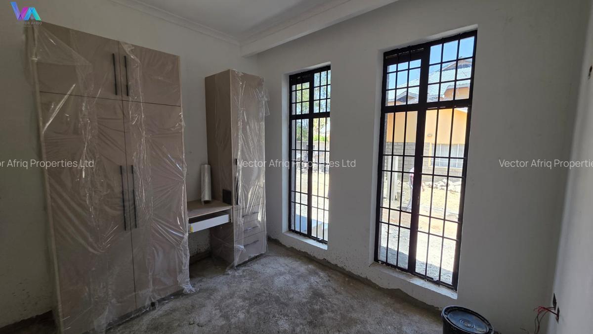 Land in Kitengela - 11