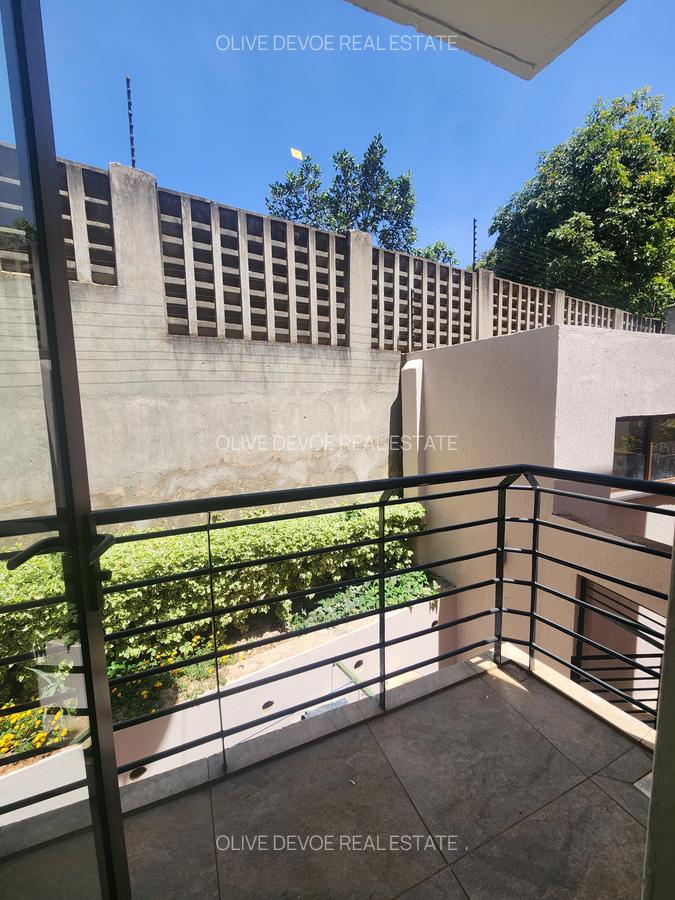 4 Bed Townhouse with En Suite in Runda - 19