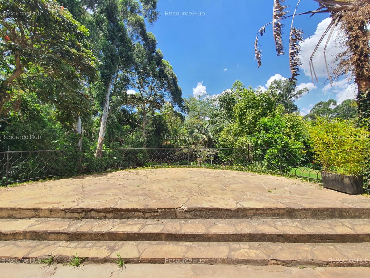 6 Bed House with En Suite in Nyari - 4