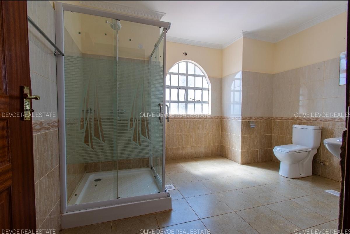 5 Bed House with En Suite in Thika - 11