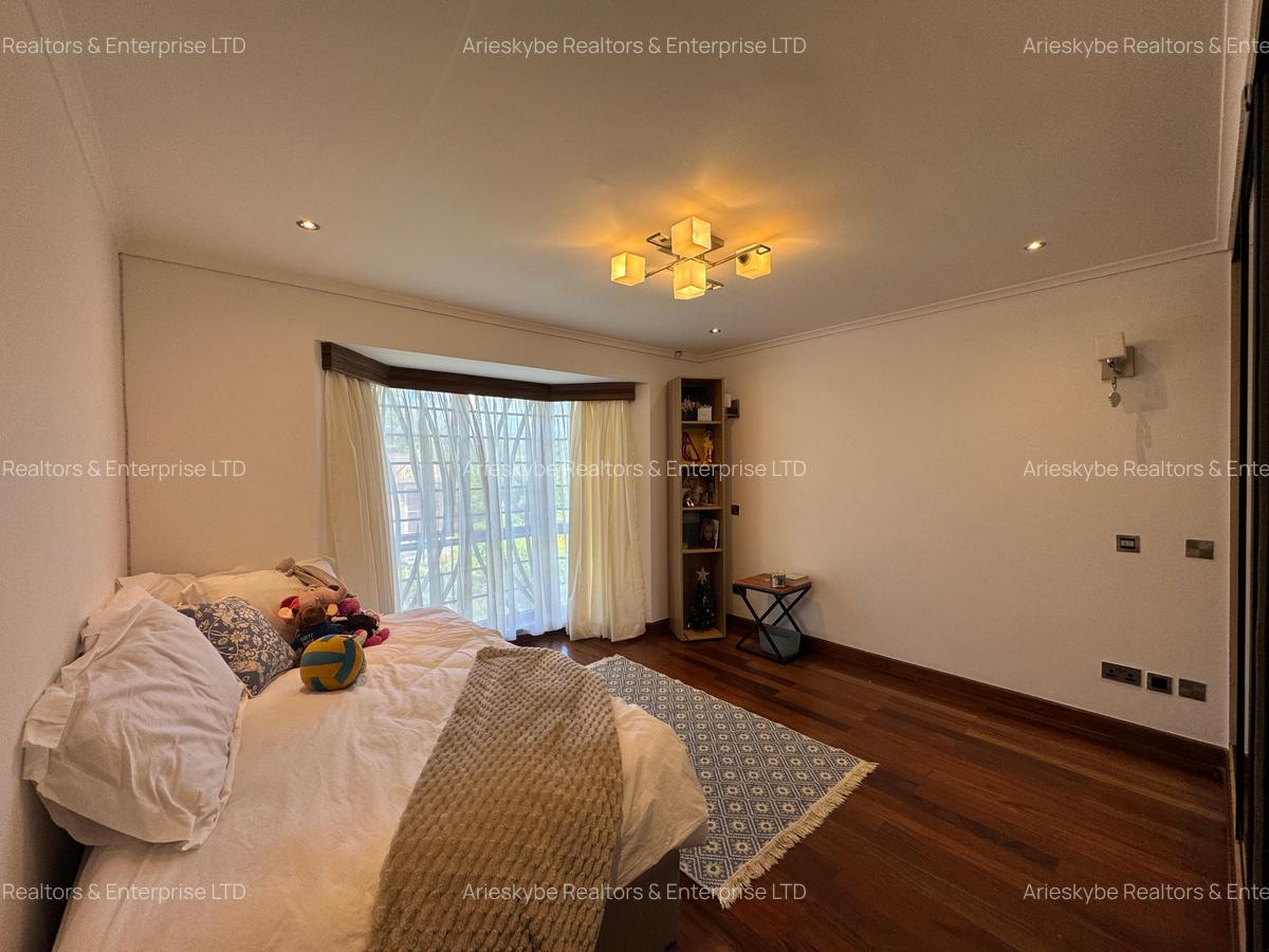 5 Bed Villa with En Suite in Runda - 7