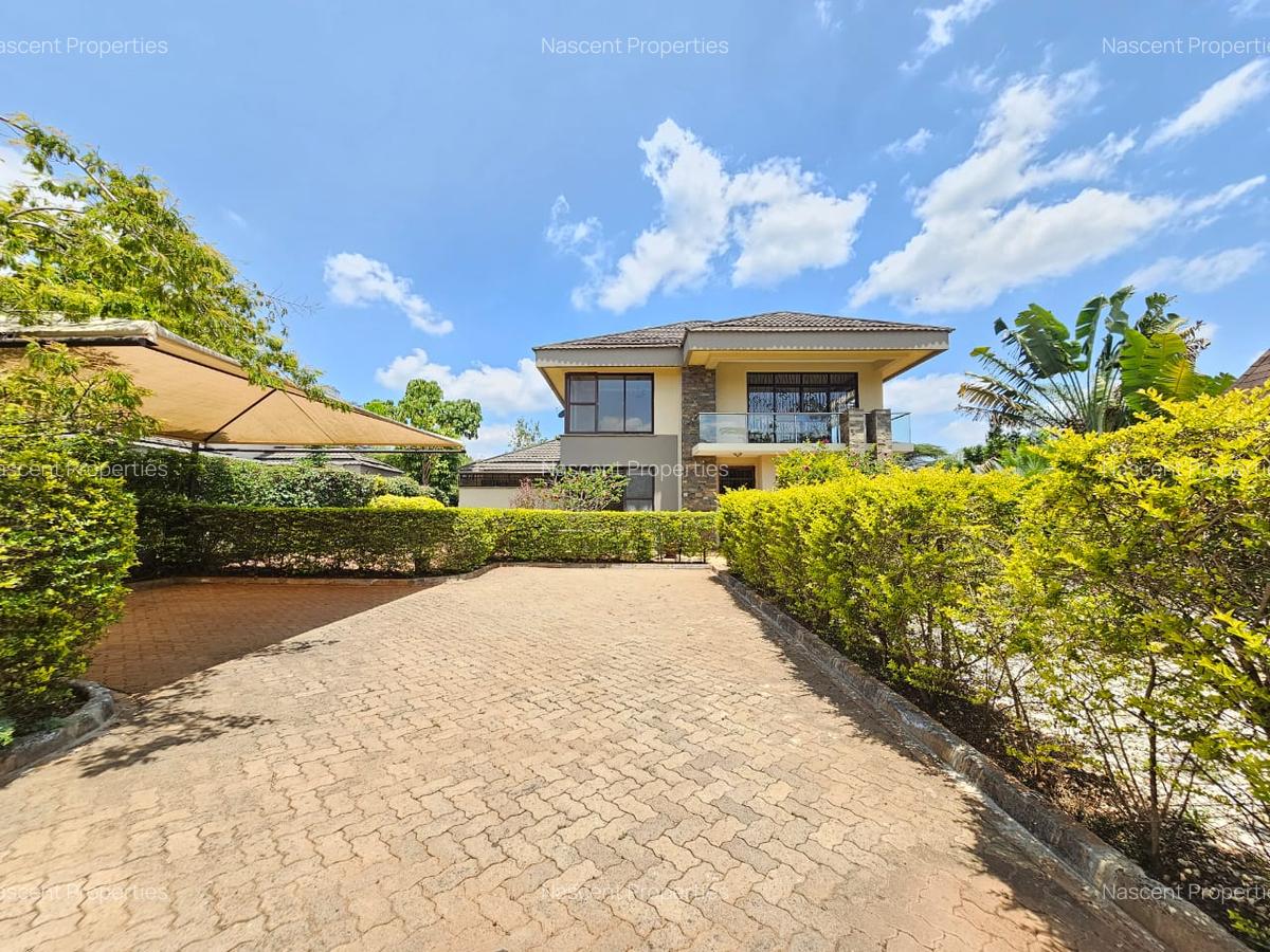 4 Bed Villa with En Suite in Ridgeways - 1