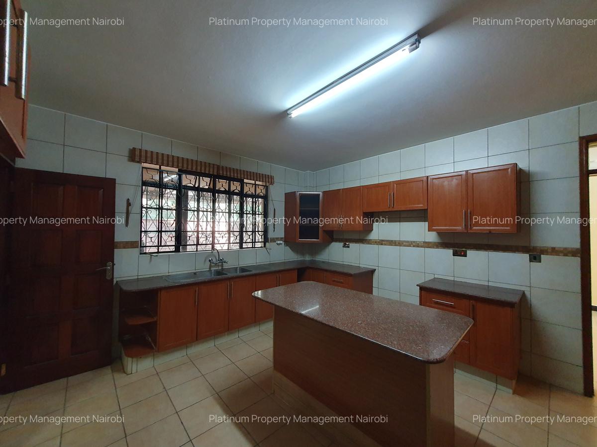 4 Bed Apartment with En Suite at Mpaka Rd - 8