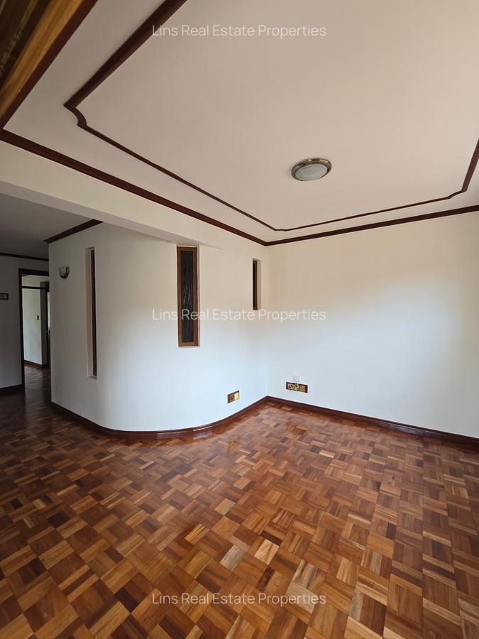 4 Bed Townhouse with En Suite in Lavington - 5