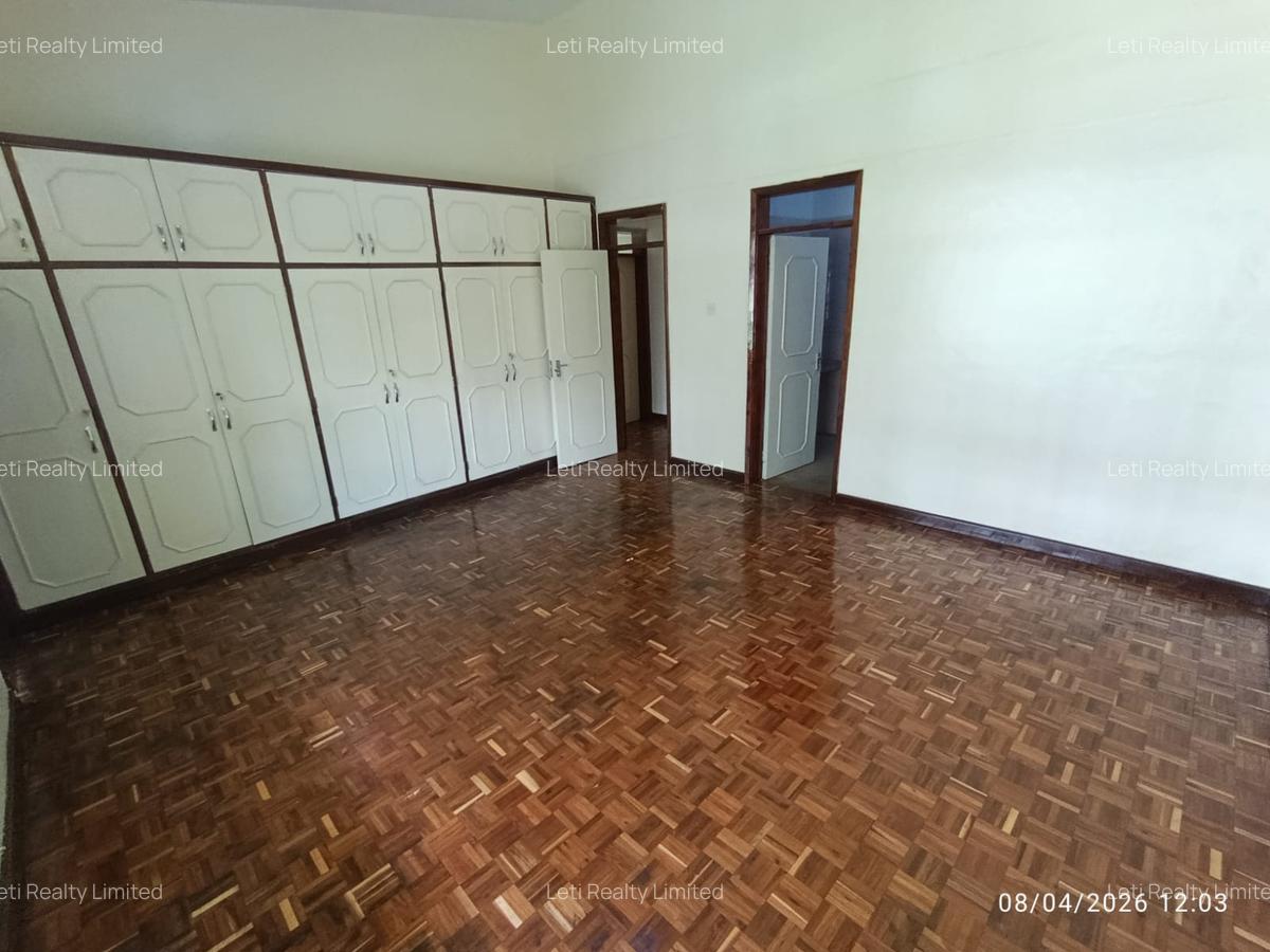5 Bed Townhouse with En Suite in Kilimani - 6