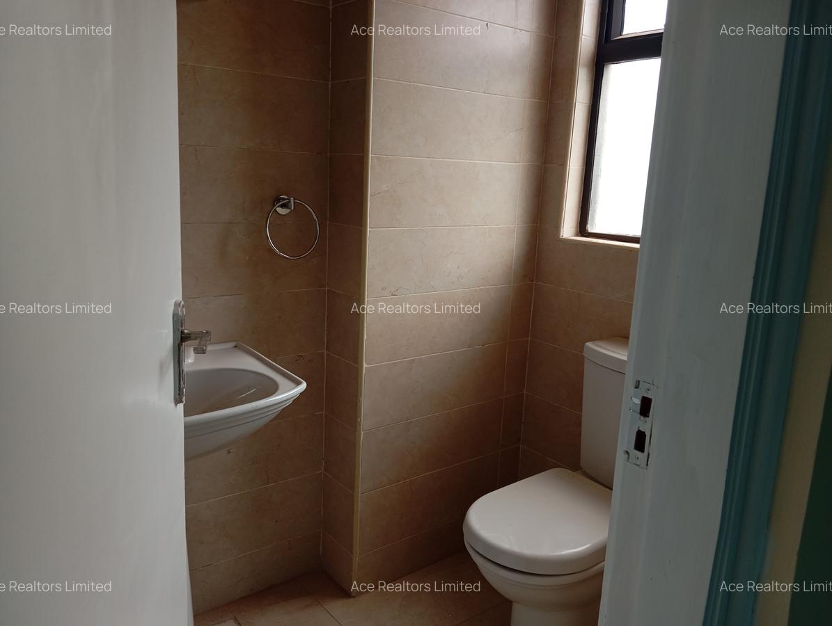 2 Bed Apartment with En Suite at Lavington - 6