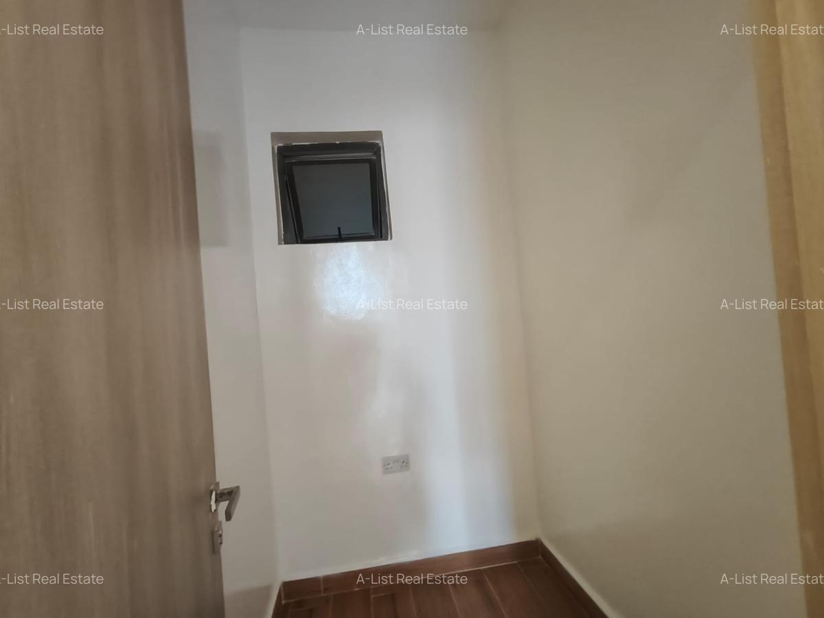 4 Bed Apartment with En Suite at Parklands - 11