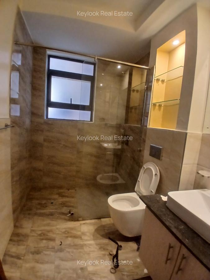 3 Bed Apartment with En Suite at Riverside - 11