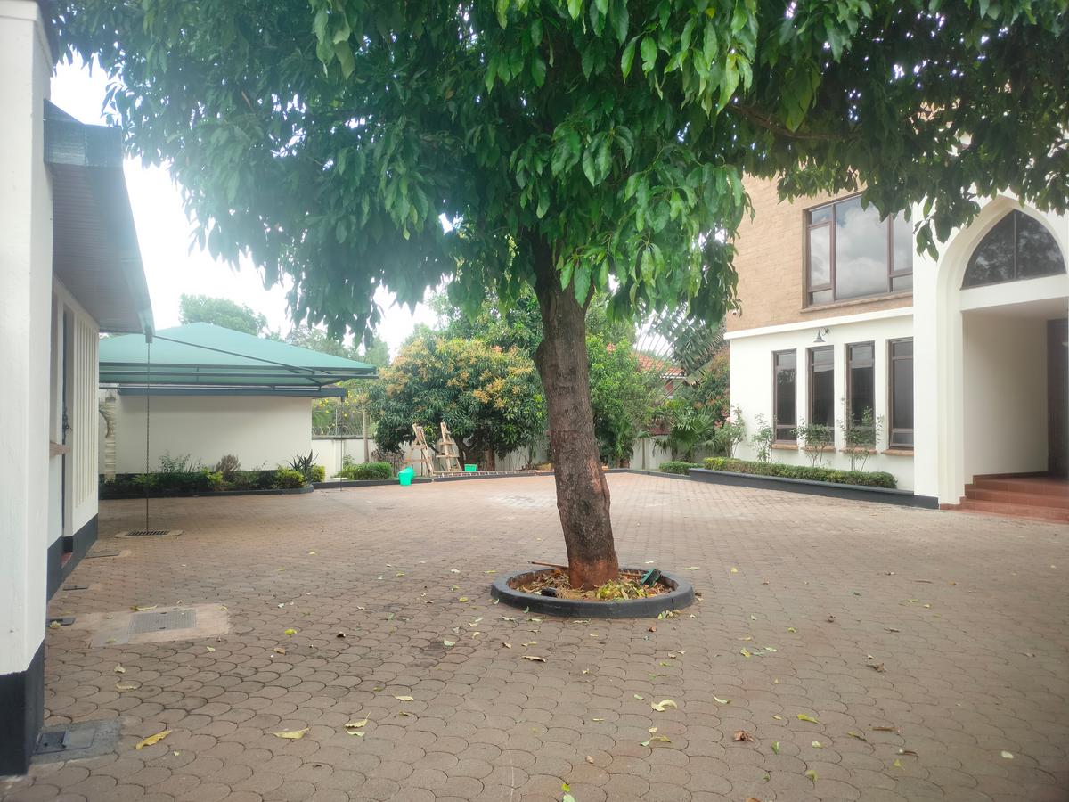 5 Bed Townhouse with Swimming Pool at Few Minutes Drive To Gigiri - 7