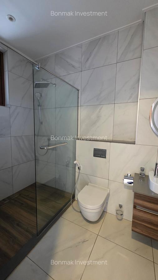 4 Bed Apartment with En Suite at Riverside Drive. - 16