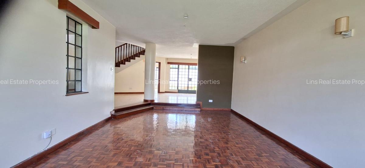 4 Bed Townhouse with En Suite in Spring Valley - 10