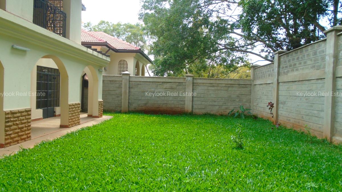 4 Bed Townhouse with En Suite at Lavington - 5