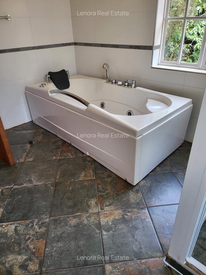 5 Bed Villa with En Suite in Nyari - 5