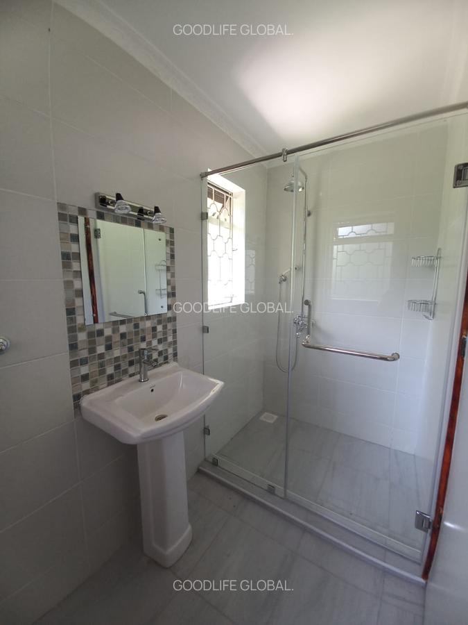 2 Bed House with En Suite at Runda - 11