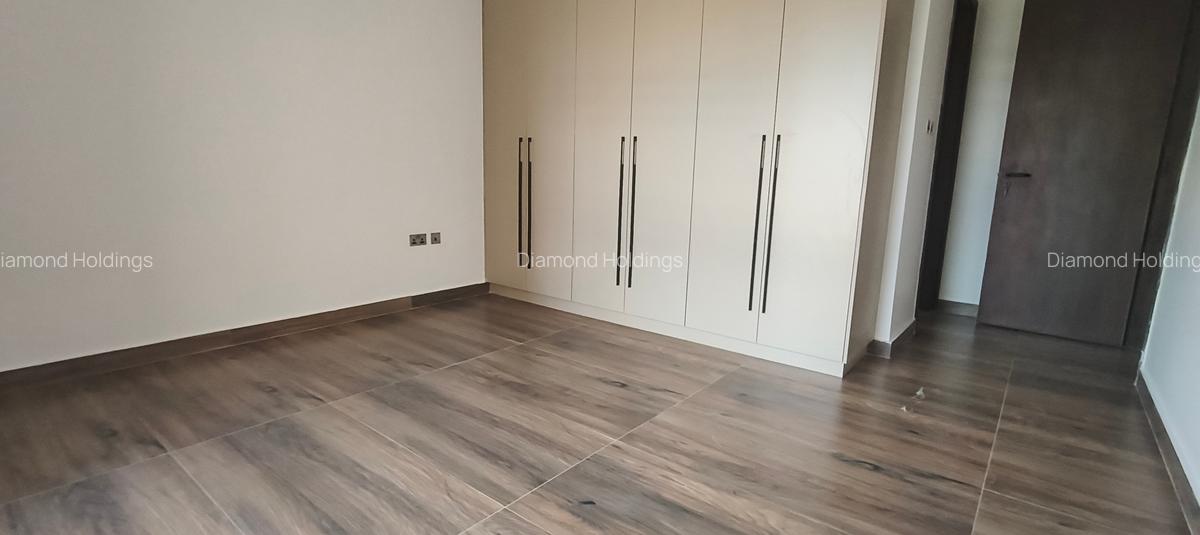 2 Bed Apartment with En Suite at Brookside - 2