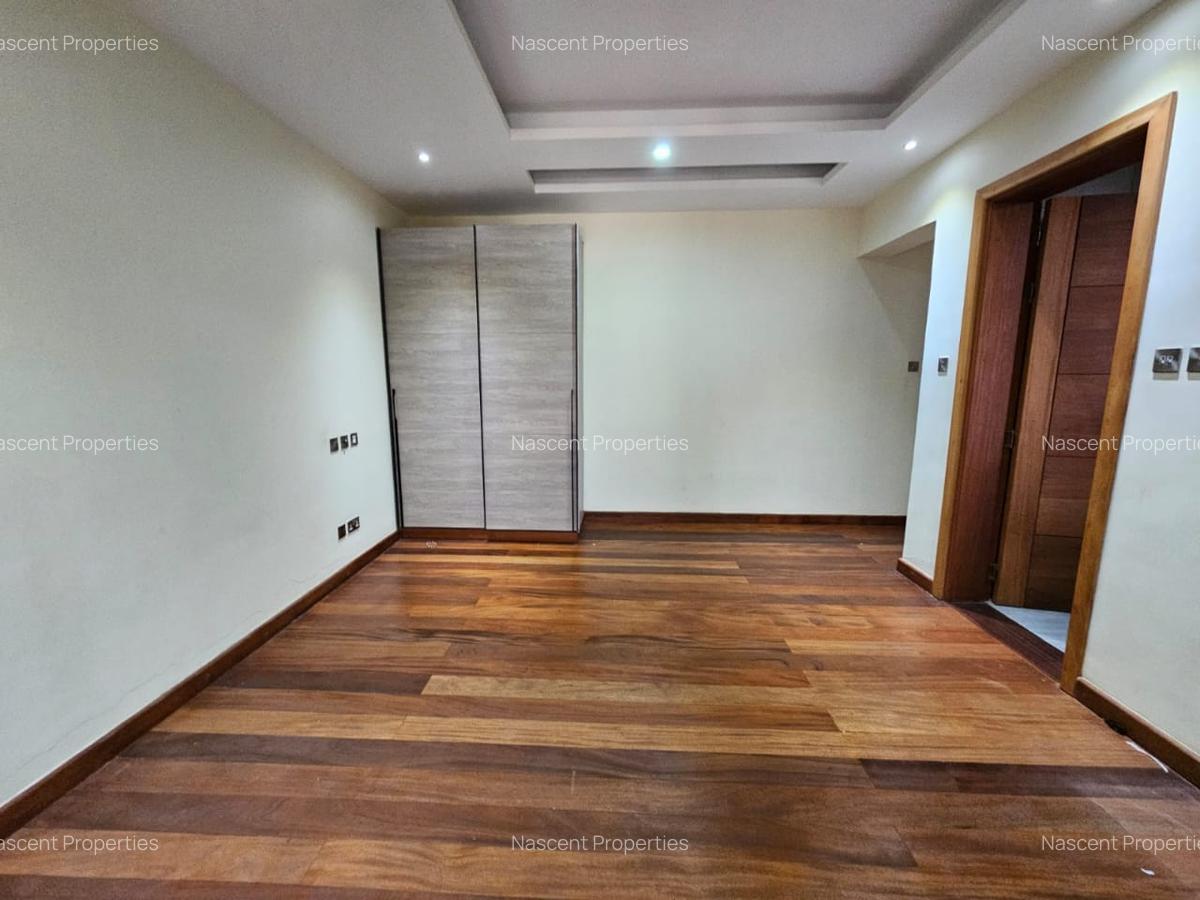 7 Bed House with En Suite in Nyari - 16