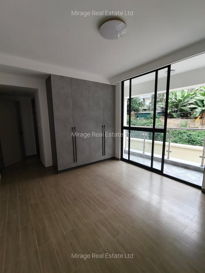 3 Bed Apartment with Gym in Riverside - 14