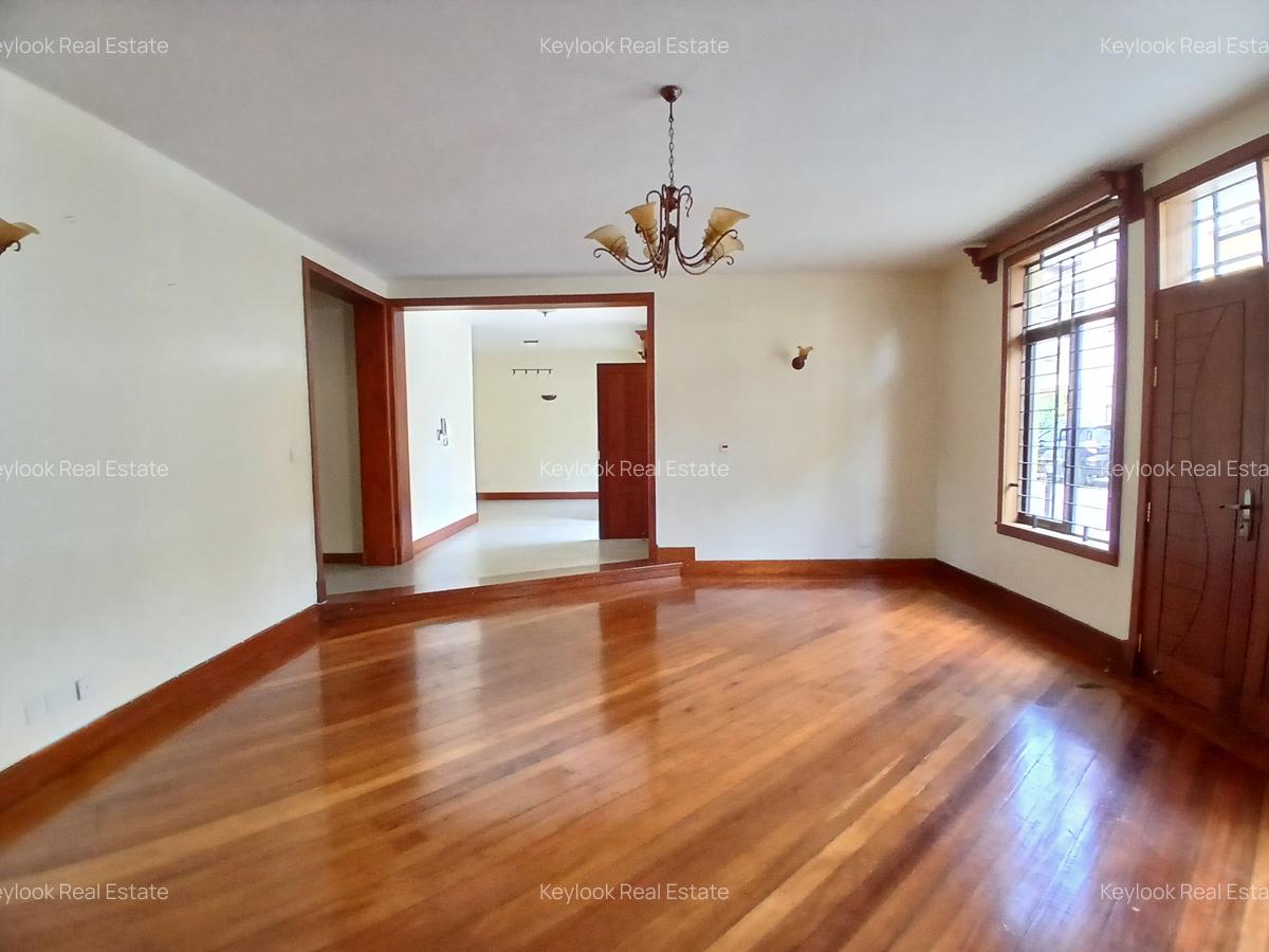 5 Bed Townhouse with En Suite at Lavington Green - 4
