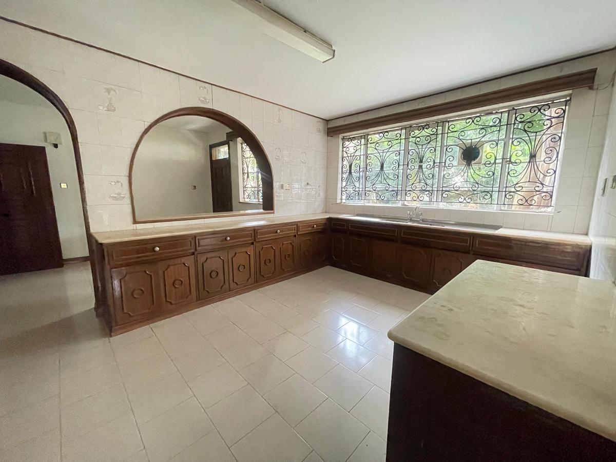 5 Bed House with En Suite in Gigiri - 13