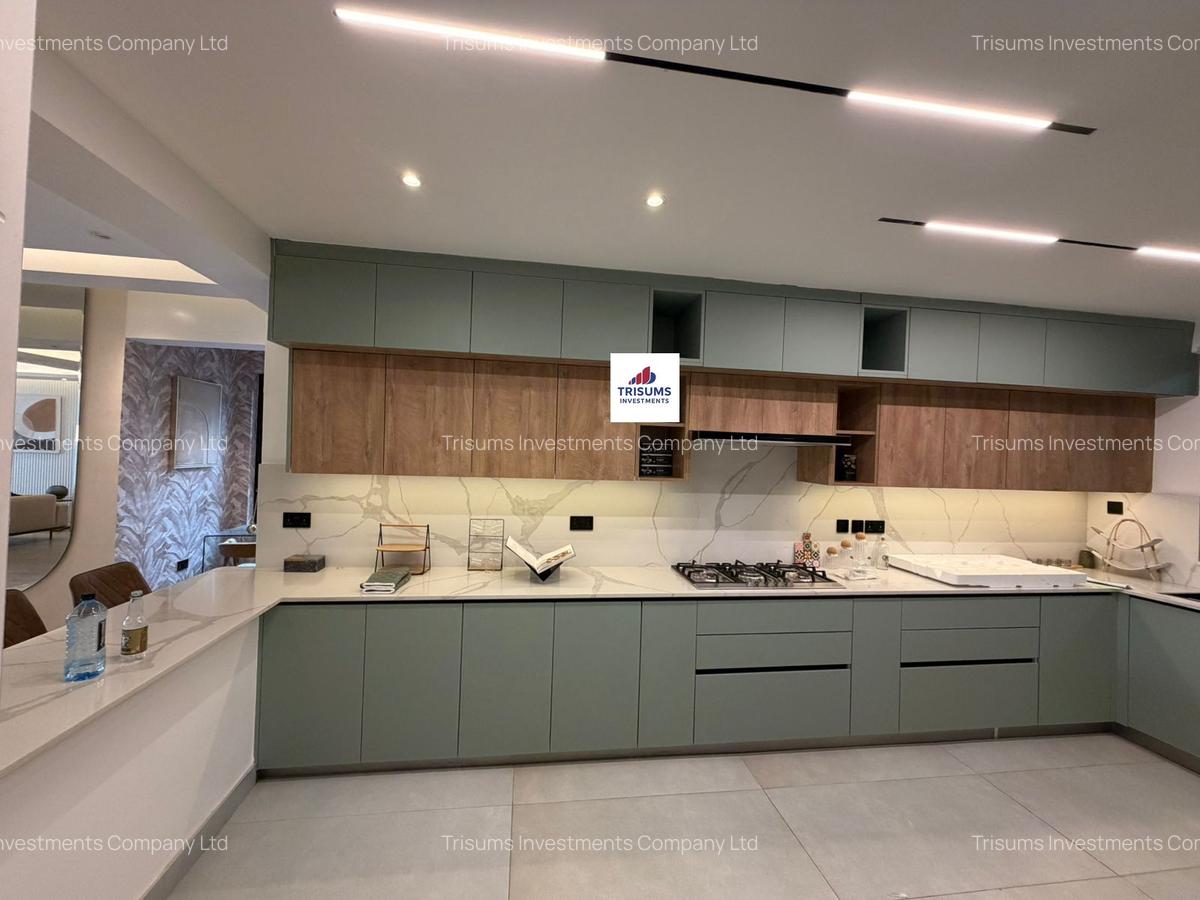 3 Bed Apartment with En Suite in Parklands - 4