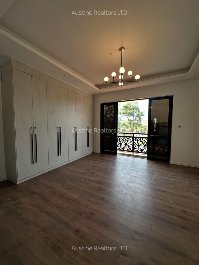 5 Bed Townhouse with En Suite at James Gichuru Road - 15