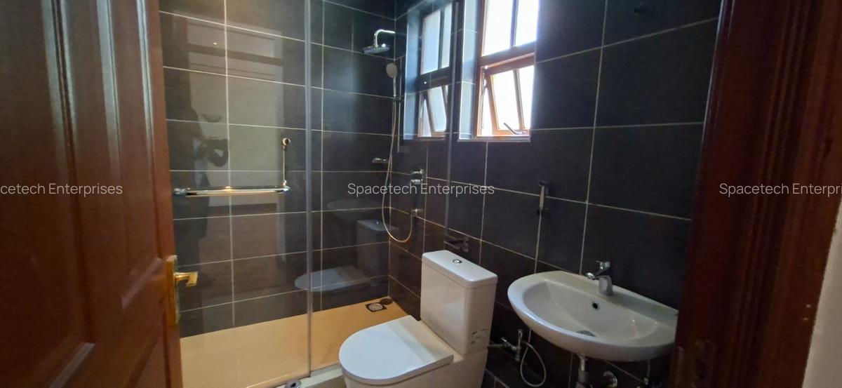 4 Bed Townhouse with En Suite in Lavington - 16