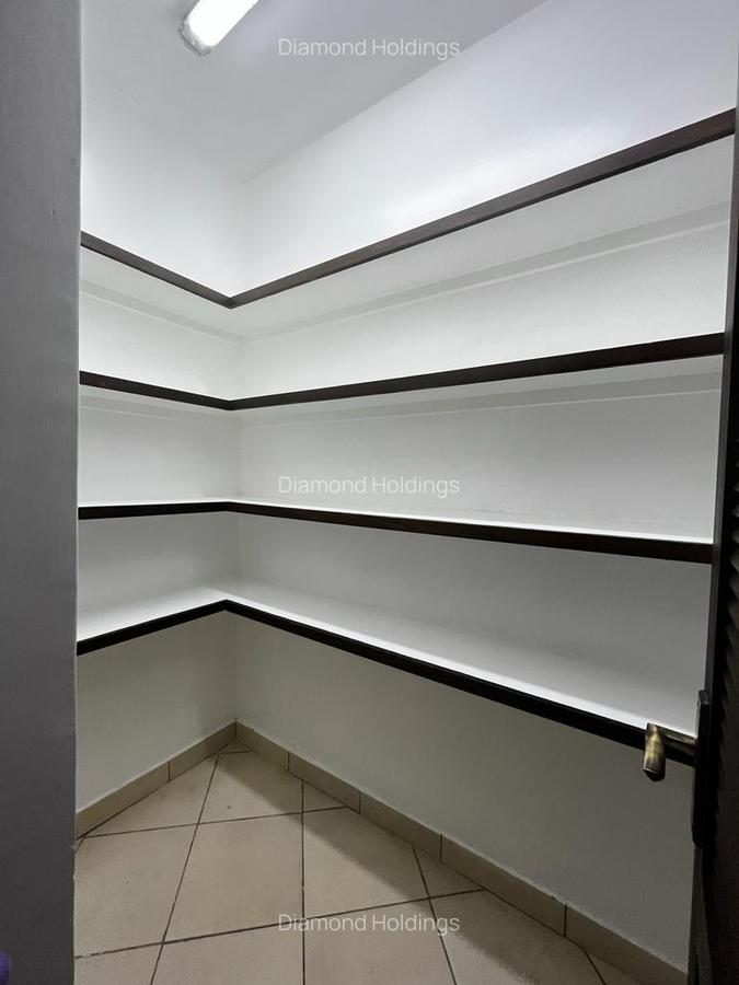 3 Bed Apartment with En Suite at Parklands - 18