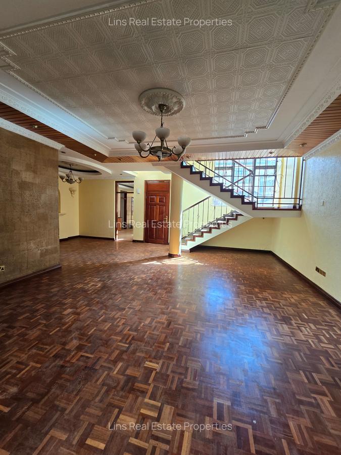 4 Bed Townhouse with En Suite in Lavington - 6