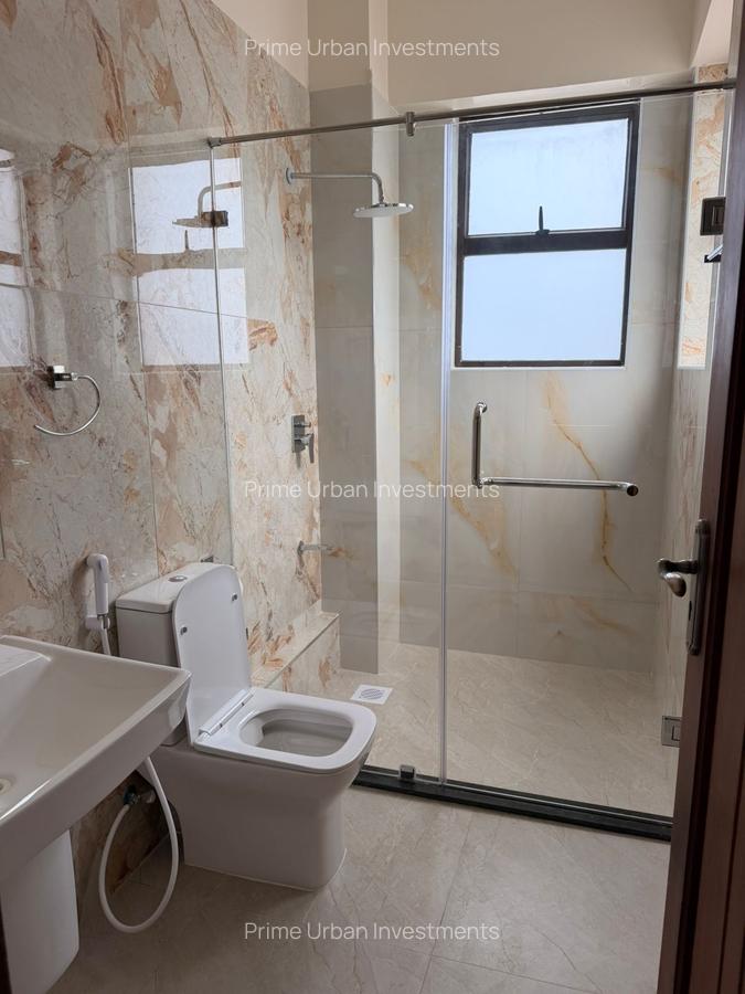 Serviced 3 Bed Apartment with En Suite at Prideinn Serena - 16