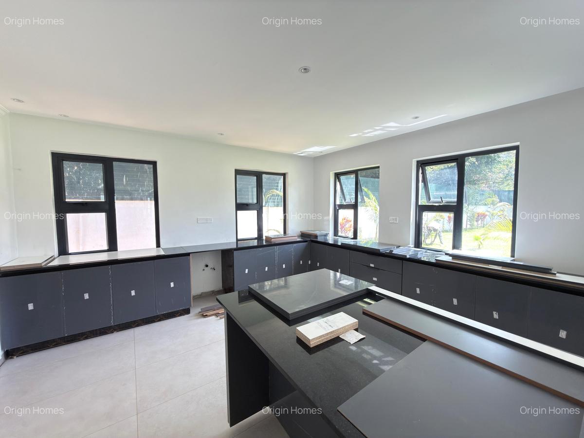 6 Bed House with En Suite at Runda - 16