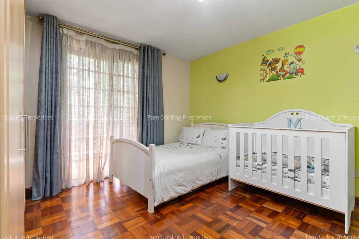 3 Bed Apartment with En Suite at Westlands Avenue - 4