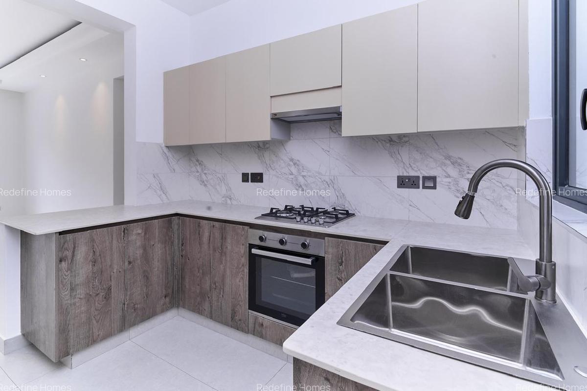 2 Bed Apartment with Gym in Brookside - 8
