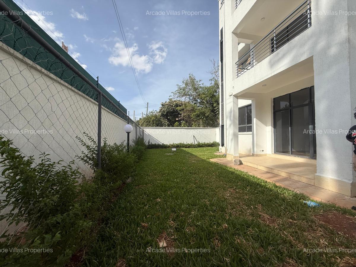 5 Bed Townhouse with En Suite in Lavington - 1