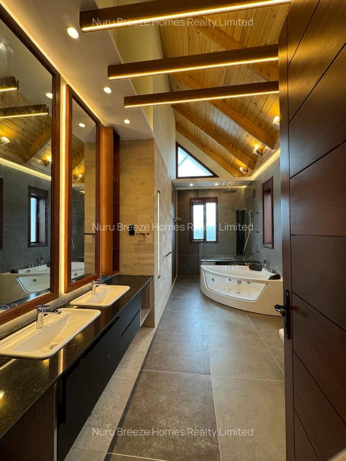 4 Bed House with En Suite in Runda - 19