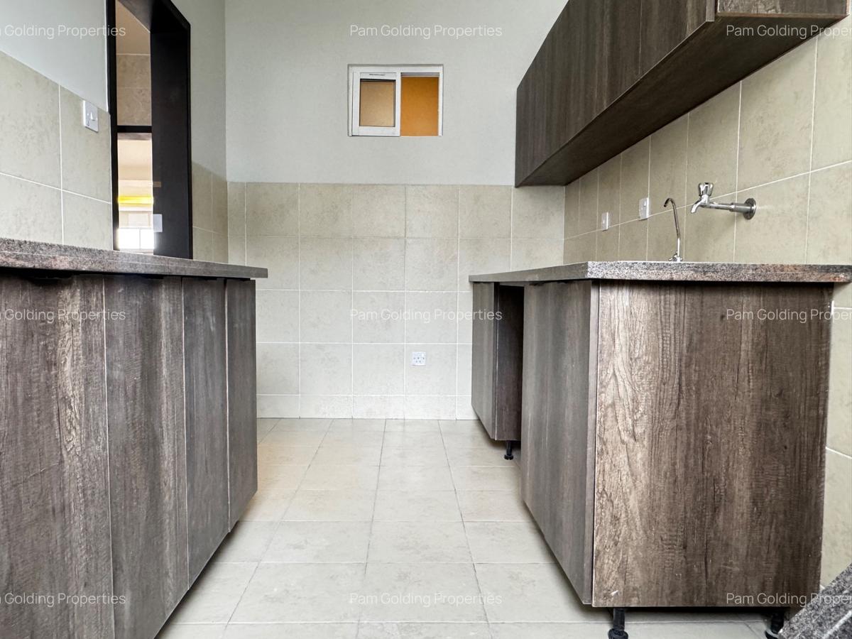 3 Bed Apartment with En Suite in Riverside - 8